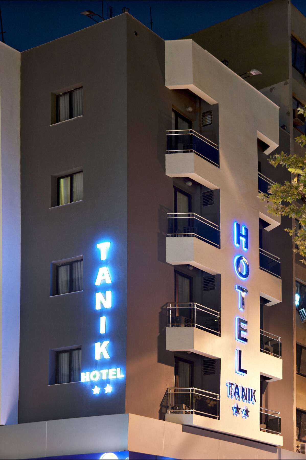 Tanik Hotel Izmir Bagian luar foto